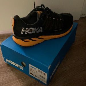 HOKA ONE ONE
